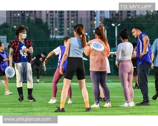 重庆飞盘队状态引发热议球迷对表现和战术展开激烈讨论