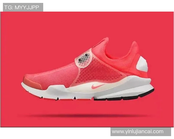 足球明星戴发箍的时尚风潮与运动表现的完美结合探讨