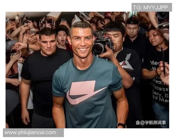 足球明星赛聚焦C罗精彩表现球迷热情高涨共庆足球盛宴 足球明星赛聚焦C罗精彩表现球迷热情高涨共庆足球盛宴